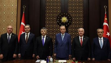 erdogan-azerbaycan-ali-mehkemesinin-sedrini-qebul-edib-yenilenib-foto